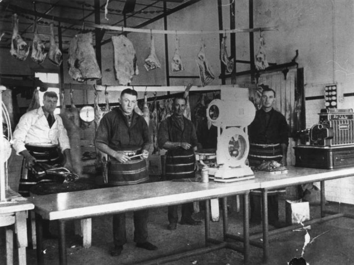 StateLibQld_1_96744_Butchers_at_work_in_Platz_Brothers'_Butchery,_Toowoomba,_1935